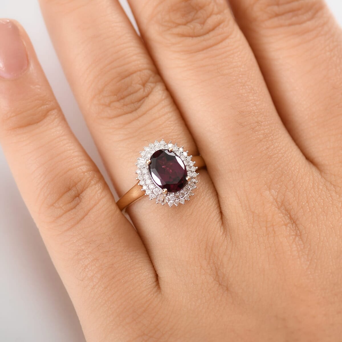 Luxoro 10K Yellow Gold AAA Radiant Ember Garnet, Diamond (I2) (0.34 cts) Ring (Size 10.0) 2.70 ctw image number 2