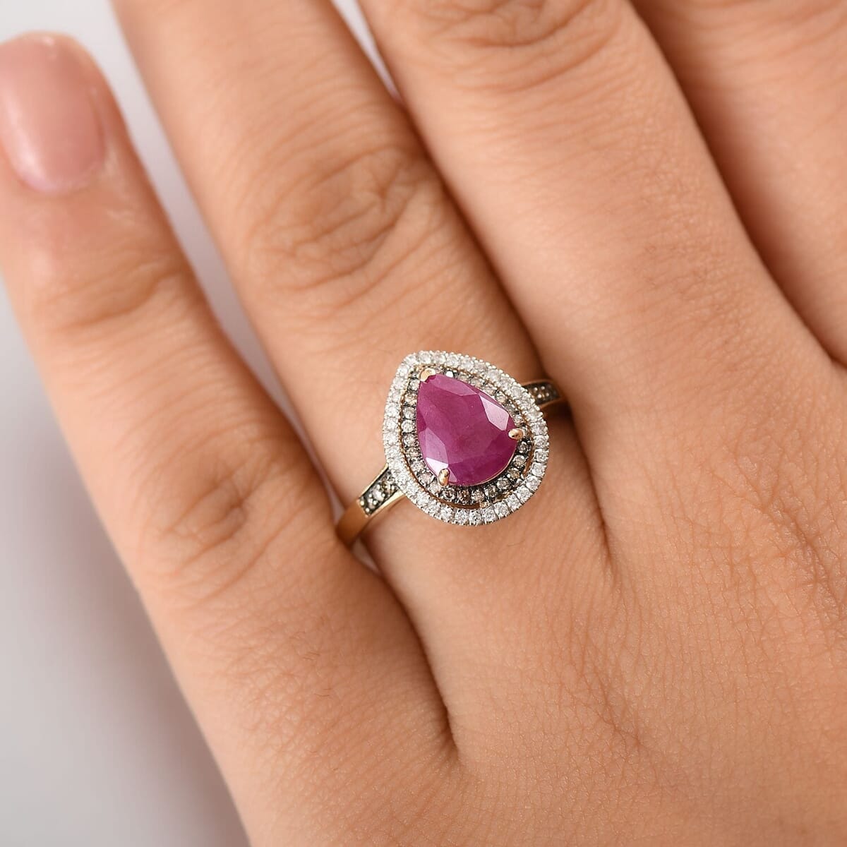 Luxoro AAA Royal Ruby, Natural Champagne and White Diamond I2 2.50 ctw Dewdrop Ring in 10K Yellow Gold (Size 6.0) image number 2