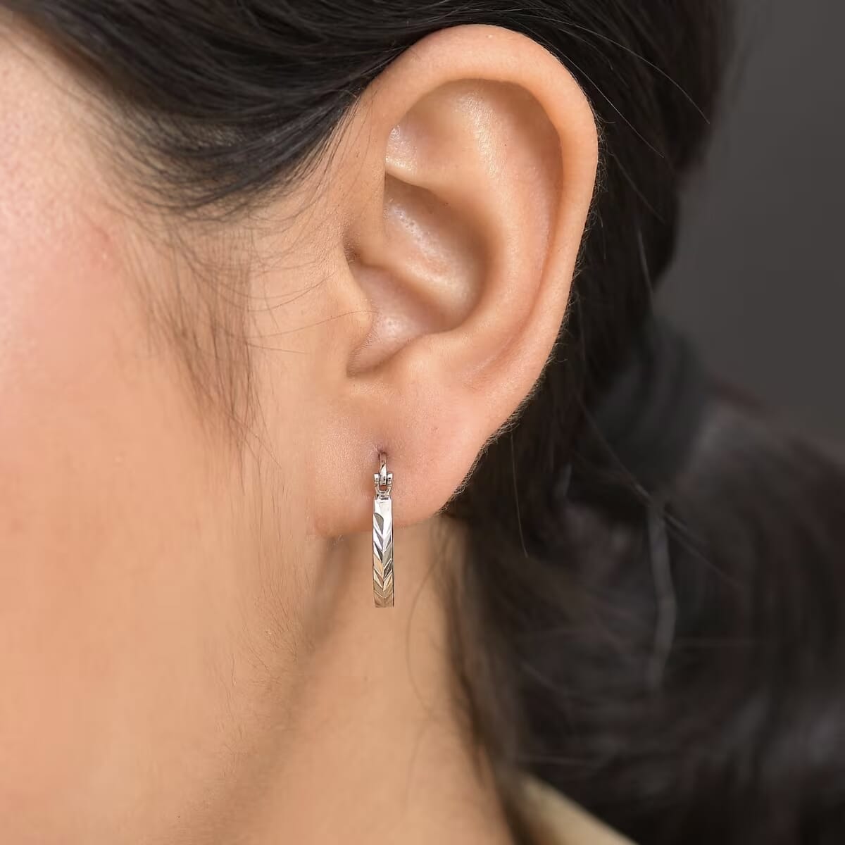 Hoop Earrings in 950 Platinum 3.40 Grams image number 1