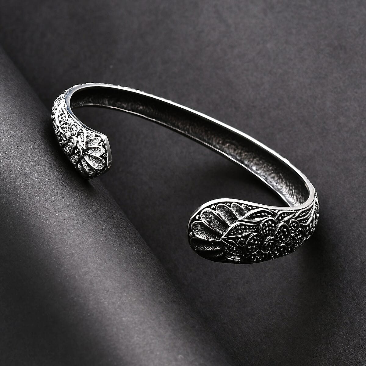 Bali Legacy Sterling Silver Hibiscus Bangle Bracelet (7.25 In) 21.62 Grams image number 1