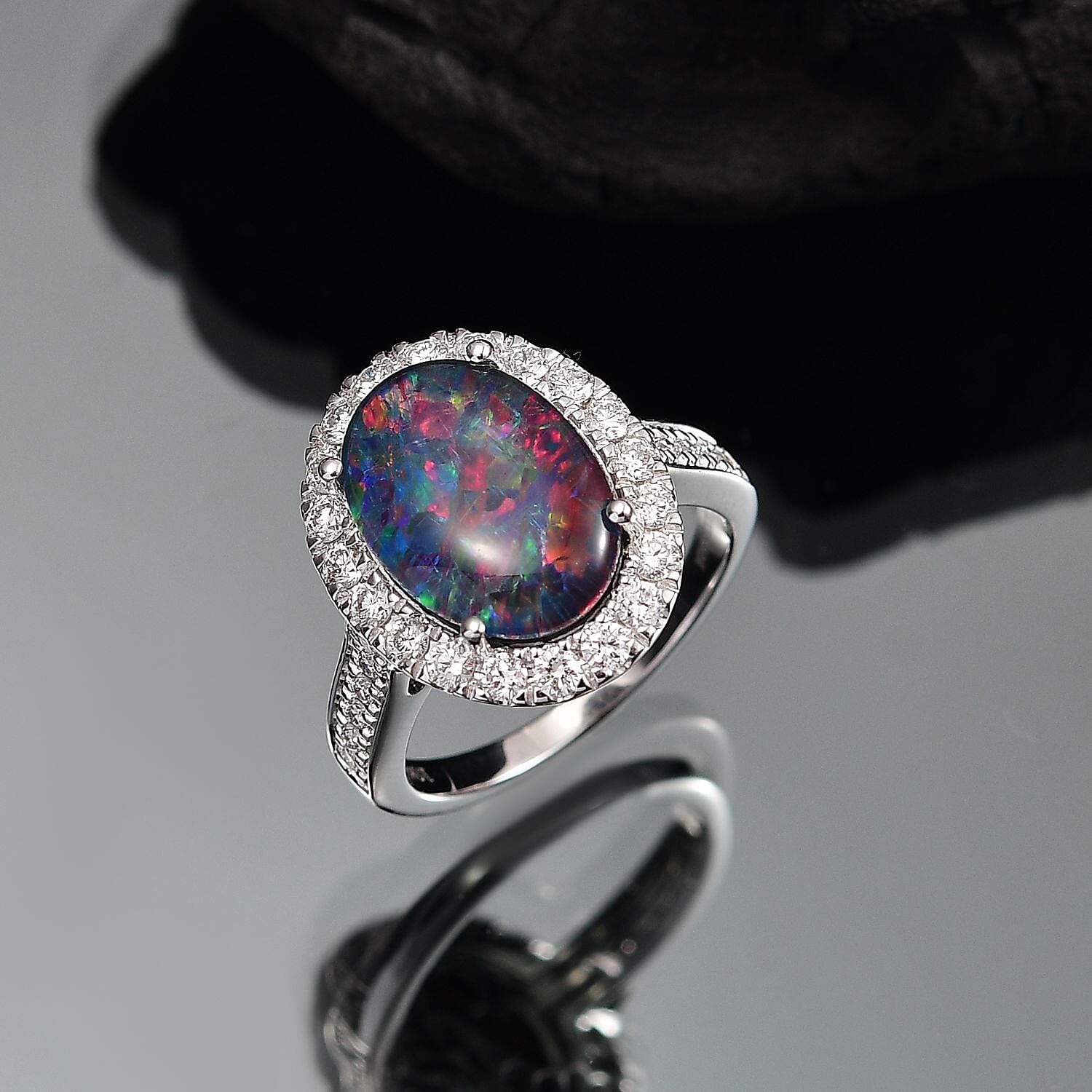 10K White Gold Premium Elysian Opal (Triplet), Luxuriant Lab Grown Diamond (G-H, SI) (0.91 cts) Halo Ring (Size 10.0) (4.38 g) 4.34 ctw