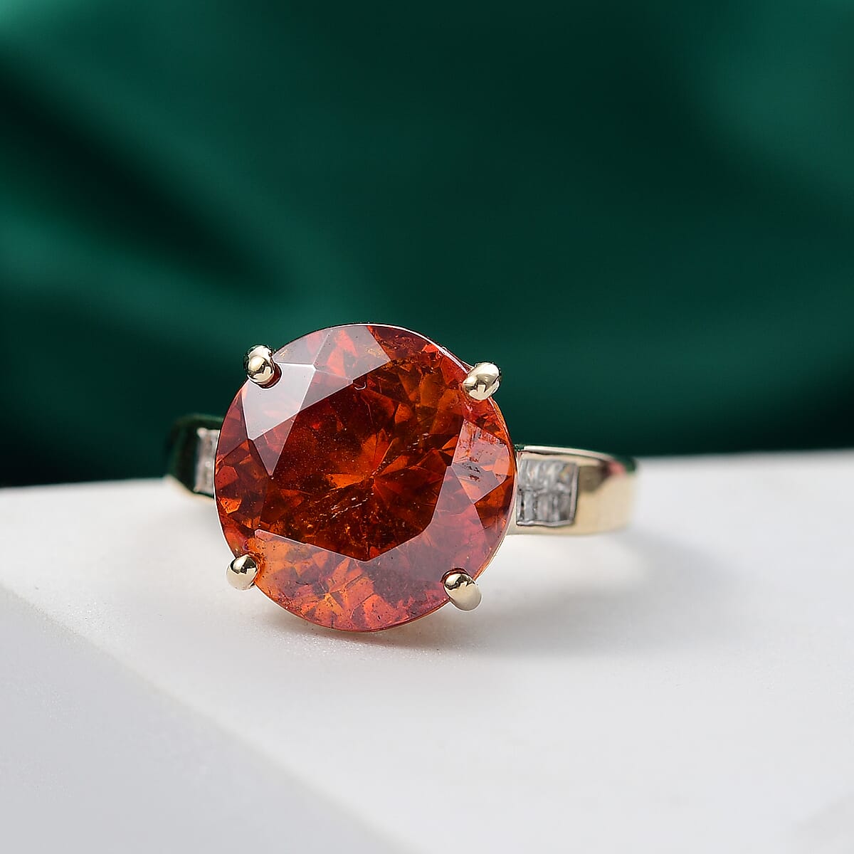 Premium Picos Altos Sphalerite and E-F VS Luxuriant Lab Grown Diamond 14.50 ctw Molten Majesty Ring in 10K Yellow Gold (Size 9.0) image number 1