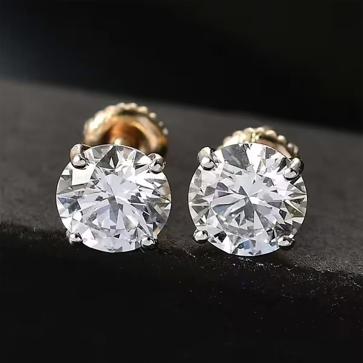 IGI Certified Luxuriant Lab Grown Diamond E-F VS 2.00 ctw Solitaire Stud Earrings in 14K Yellow Gold image number 7