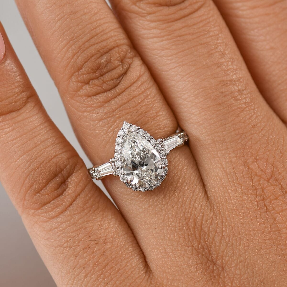 IGI Certified Luxuriant Lab Grown Diamond E-F VS 3.00 ctw Dew Drop Ring in 950 Platinum (Size 10.0) image number 2