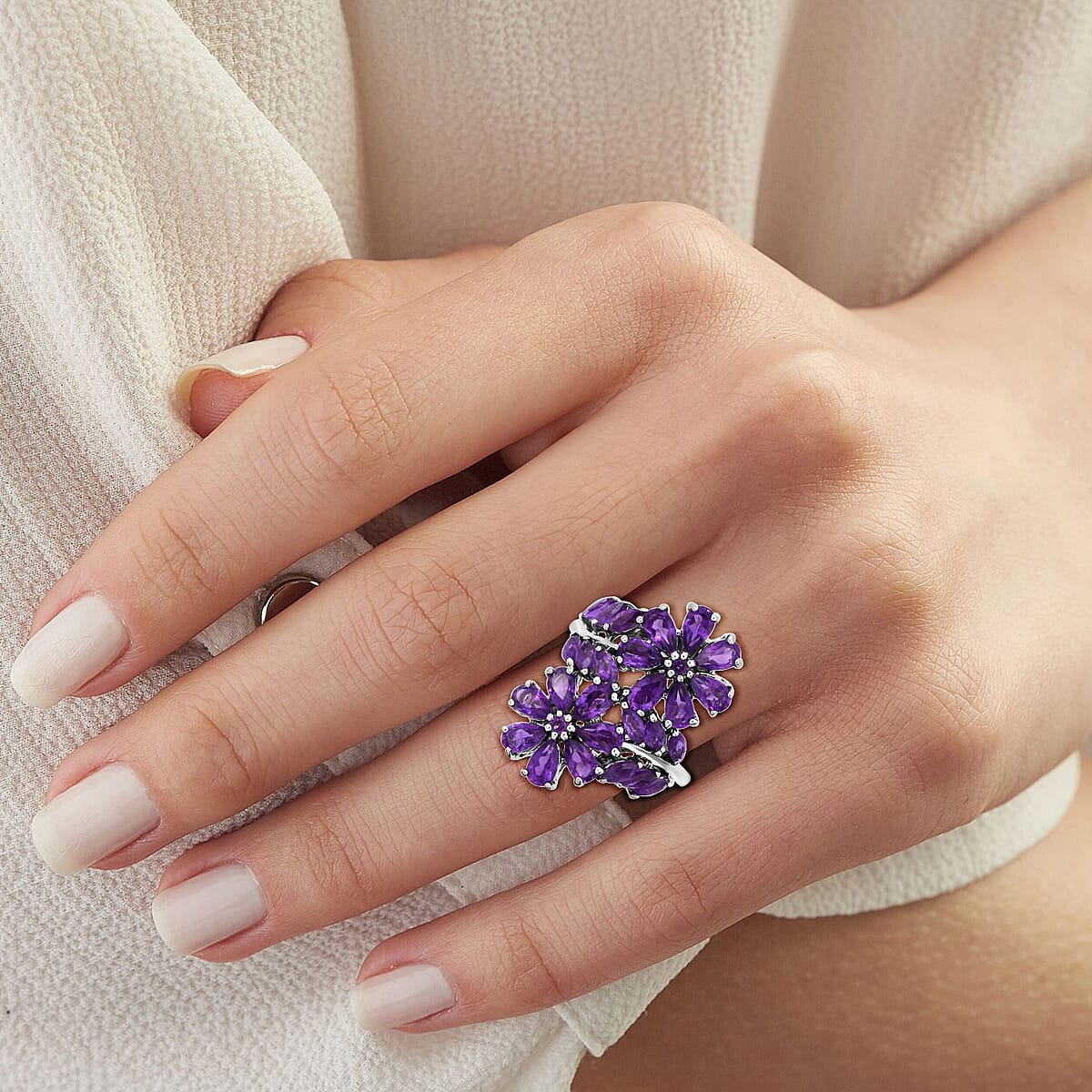 African Amethyst 3.80 ctw Bypass Flower Ring in Rhodium Over Sterling Silver (Size 7.0) image number 2