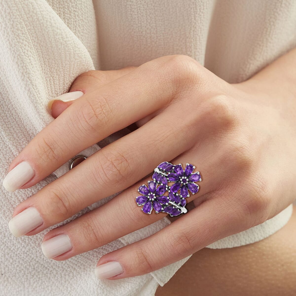 African Amethyst 3.80 ctw Bypass Flower Ring in Rhodium Over Sterling Silver (Size 8.0) image number 2