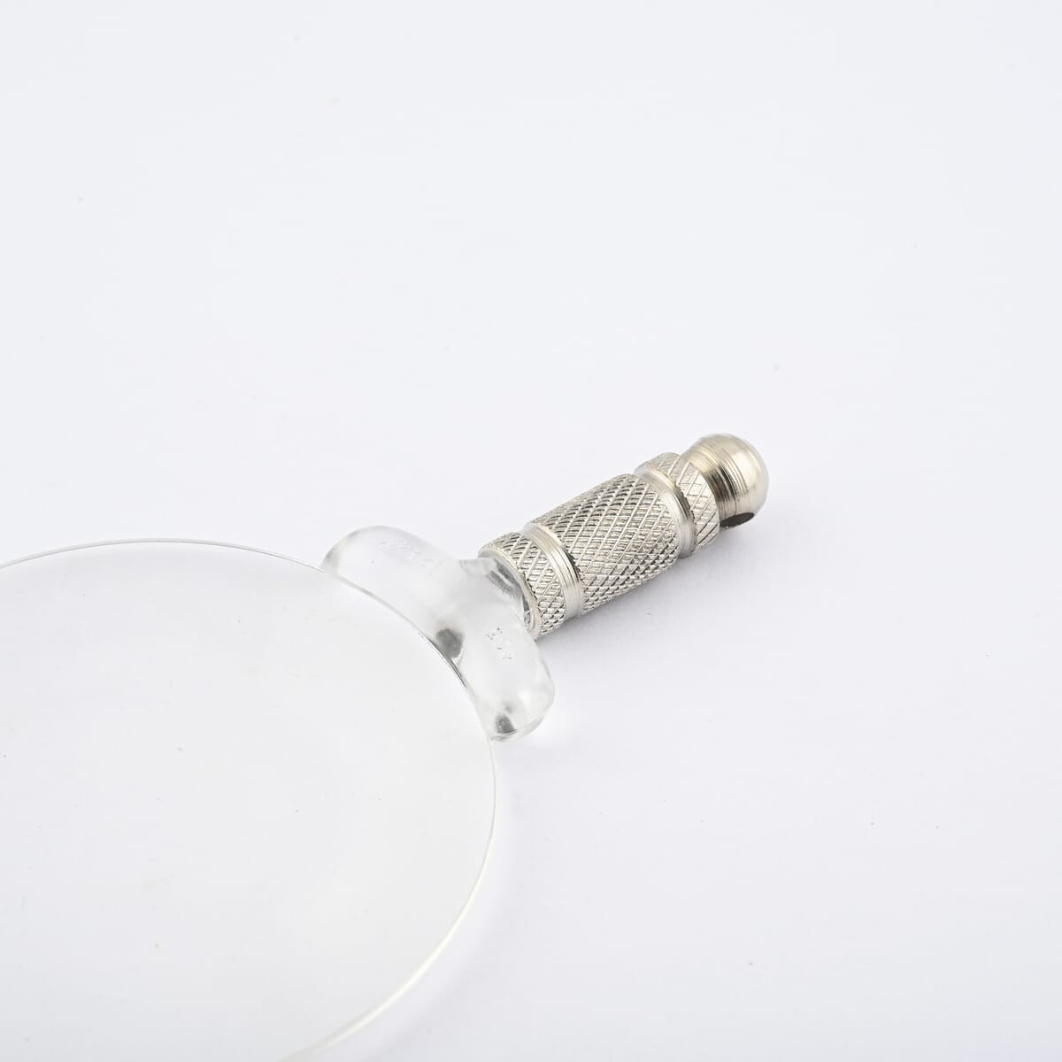HAWK Round Rimless Necklace Magnifier image number 3
