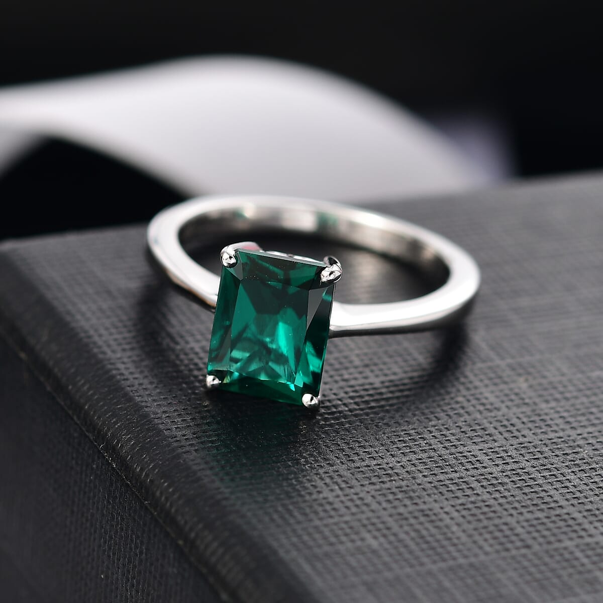AAA Luxuriant Lab Grown Emerald 2.17 ctw Solitaire Ring in 10K White Gold (Size 10.0) image number 1
