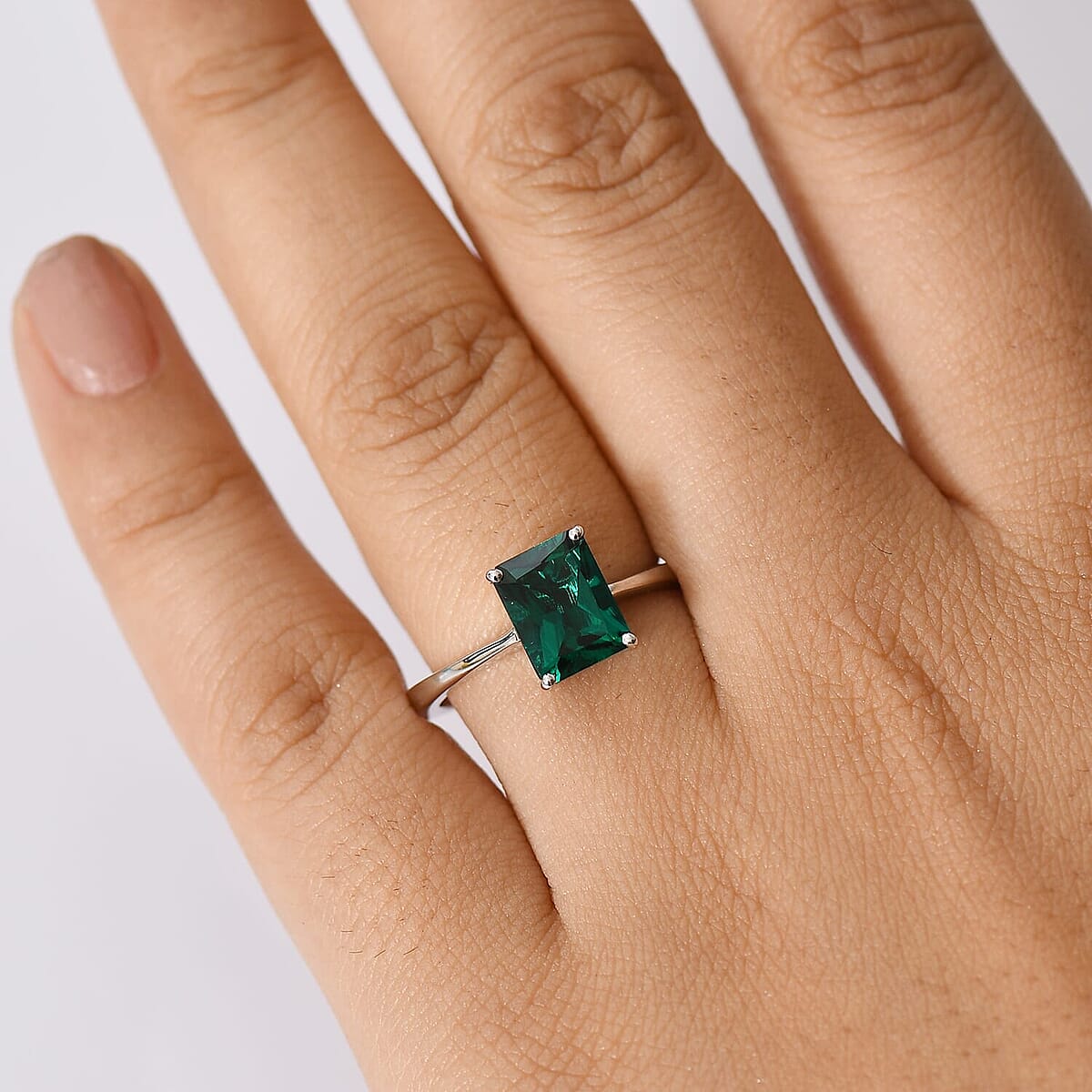 AAA Luxuriant Lab Grown Emerald 2.17 ctw Solitaire Ring in 10K White Gold (Size 6.5) image number 2