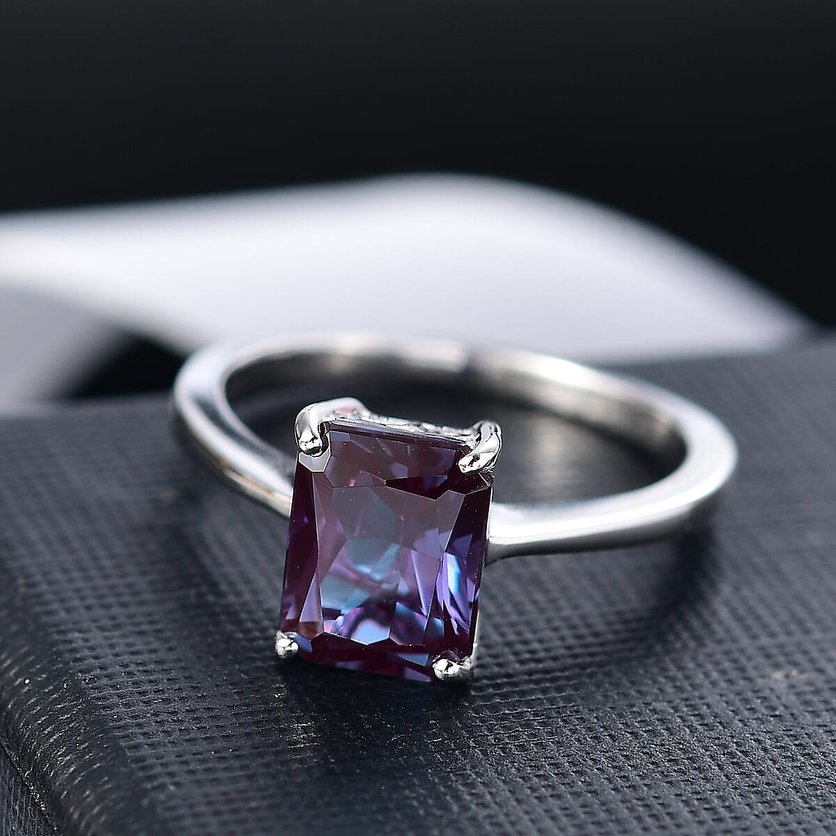 Certified & Appraised AAA Luxuriant Lab Grown Alexandrite 3.01 ctw Solitaire Ring in 10K White Gold (Size 9.0) image number 1