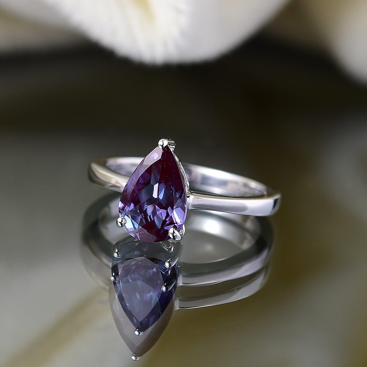 Certified & Appraised AAA Luxuriant Lab Grown Alexandrite 2.06 ctw Solitaire Ring in 10K White Gold (Size 10.0) image number 1