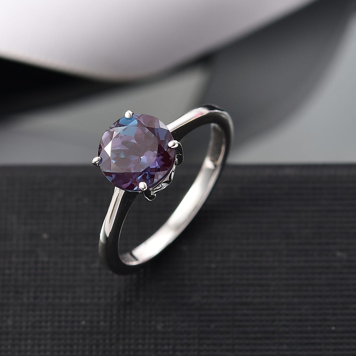 Certified & Appraised AAA Luxuriant Lab Grown Alexandrite 2.15 ctw Solitaire Ring in 10K White Gold (Size 10.0) image number 1