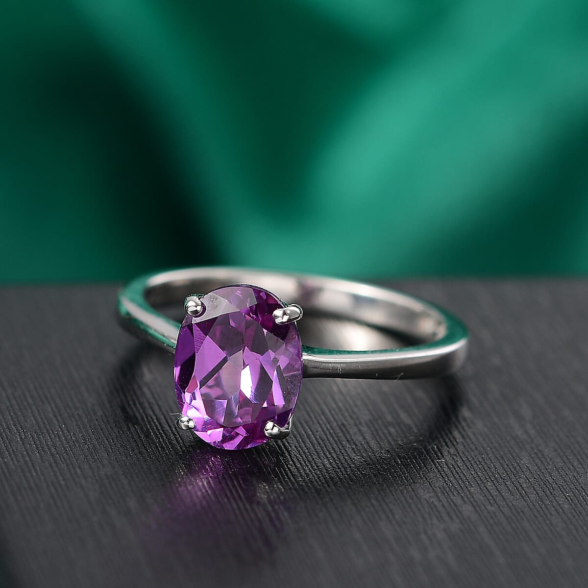 Certified & Appraised AAA Luxuriant Lab Grown Purple Sapphire 2.41 ctw Solitaire Ring in 10K White Gold (Size 10.0) image number 1