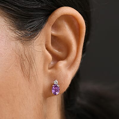 Certified & Appraised 10K Yellow Gold AAA Luxuriant Lab Grown Color Change Sapphire, Lab Grown Diamond (G-H, SI) Earrings 2.95 ctw