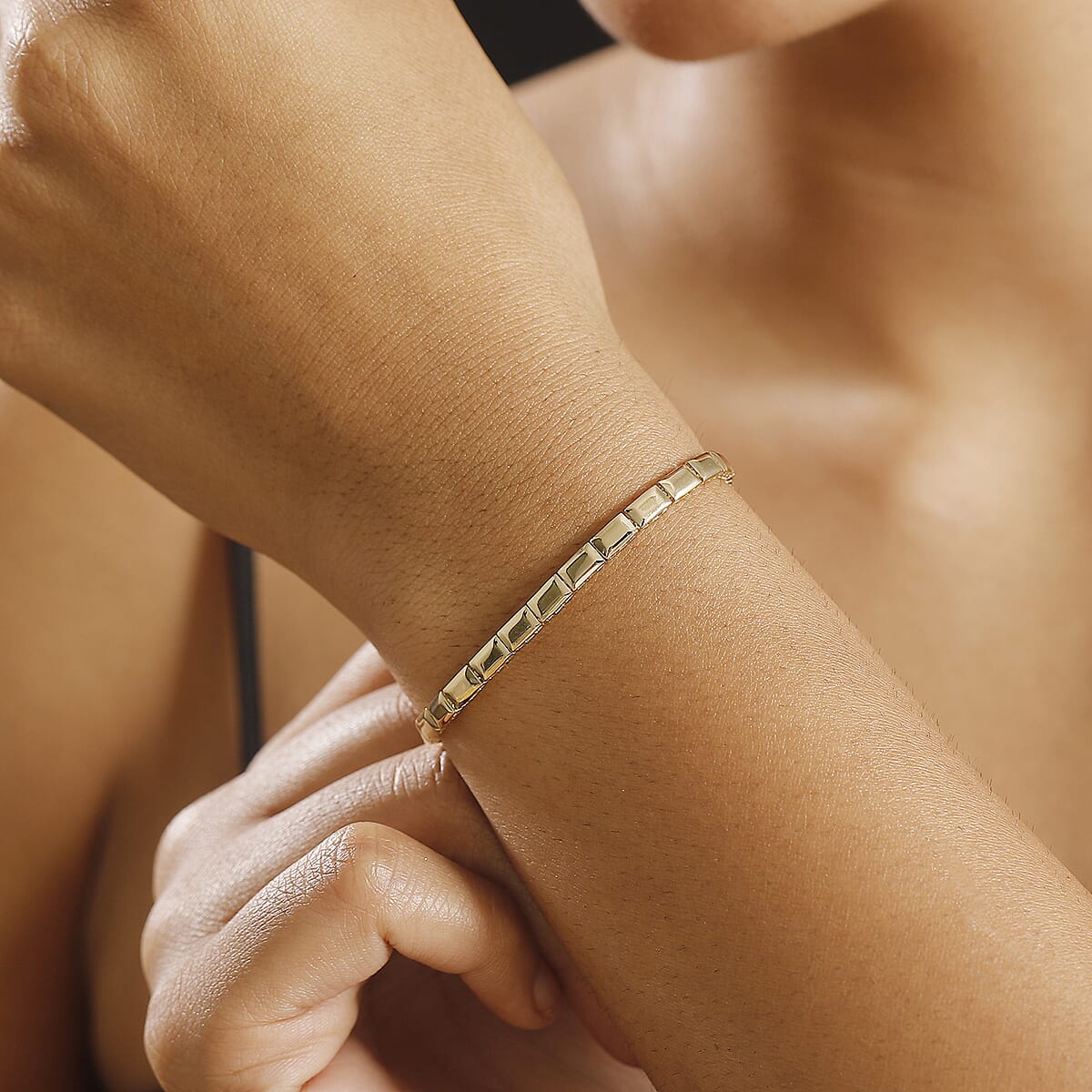 Luxoro Luxuro Bar Bracelet in 10K Yellow Gold (7.25 In) 5.25 Grams image number 1
