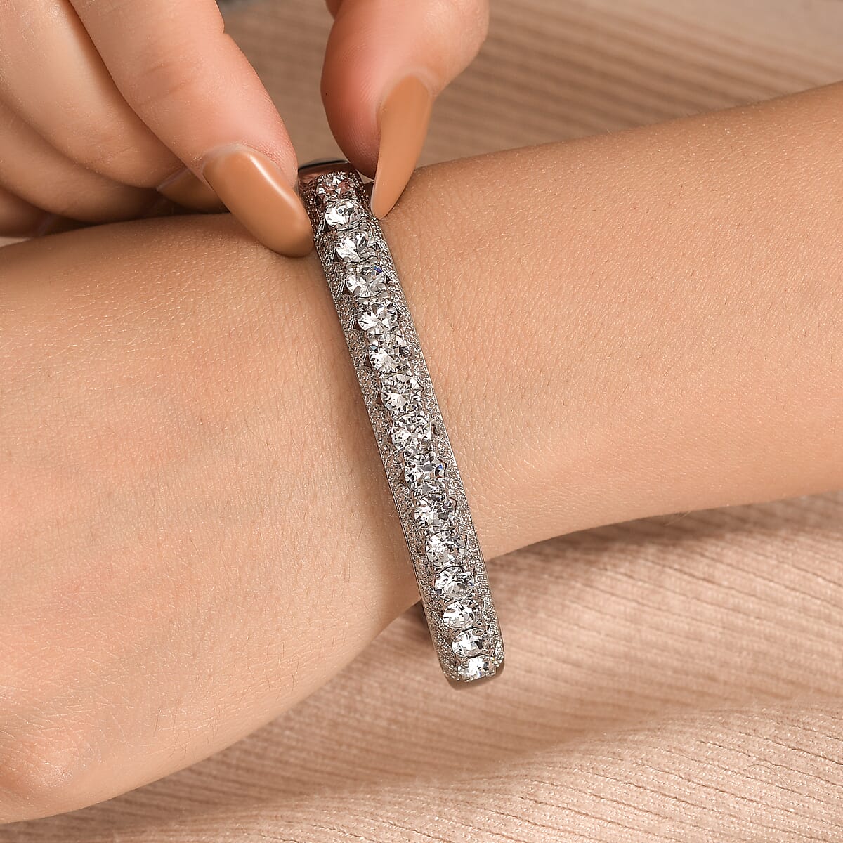 Value Buy J Francis Embellished with Crystal by Swarovski Bangle Bracelet in Stainless Steel (7.50 In) image number 2
