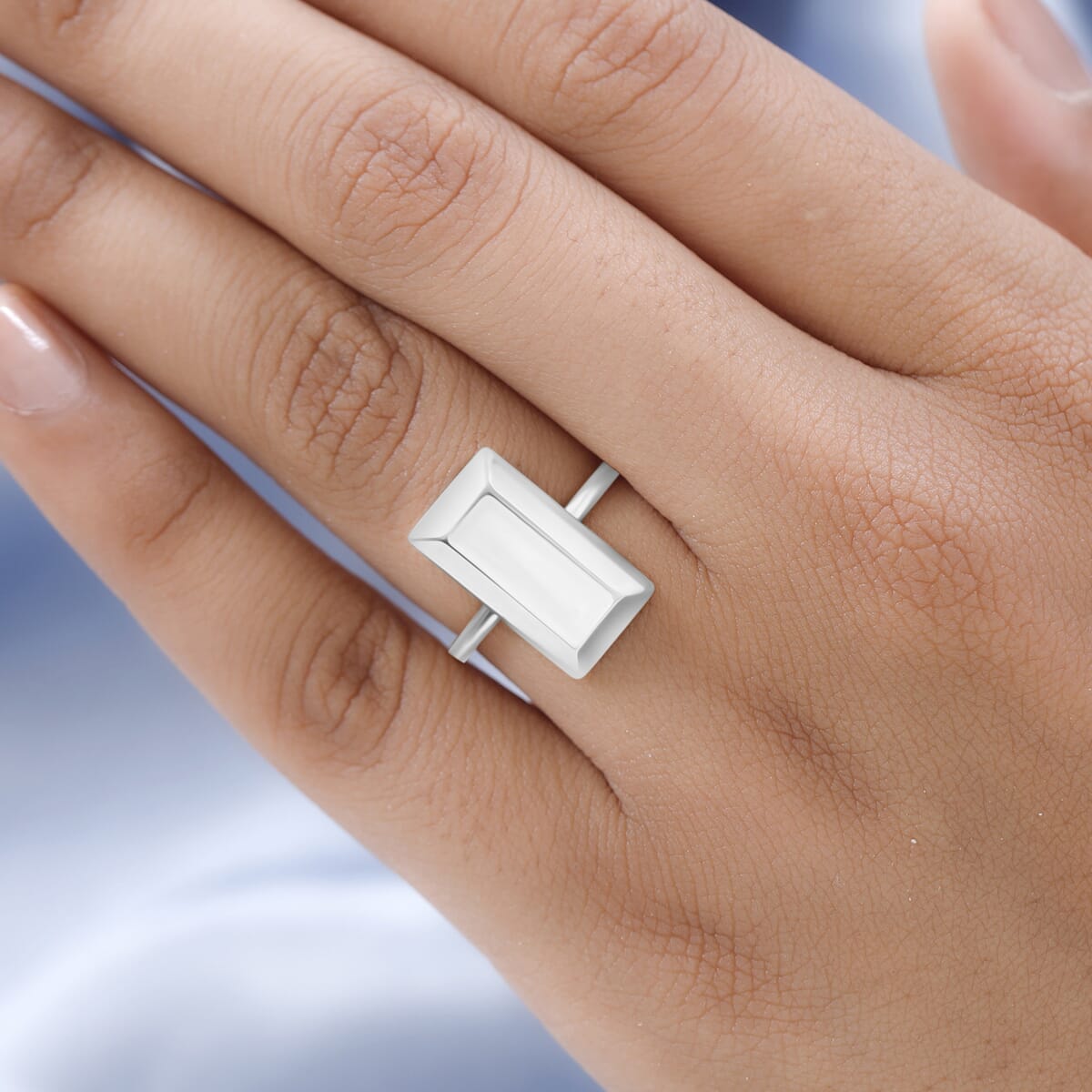 Bar Ring in 14K White Gold (Size 10.0) 2.20 Grams image number 1