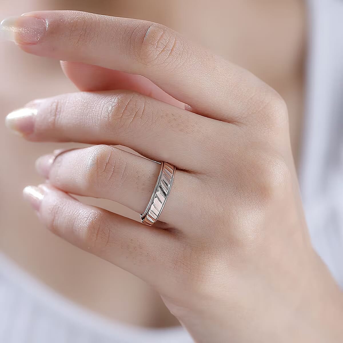 Diamond-cut Band Ring in 18K Vermeil Rose Gold Over Sterling Silver (Size 11.0) 3.20 Grams image number 2