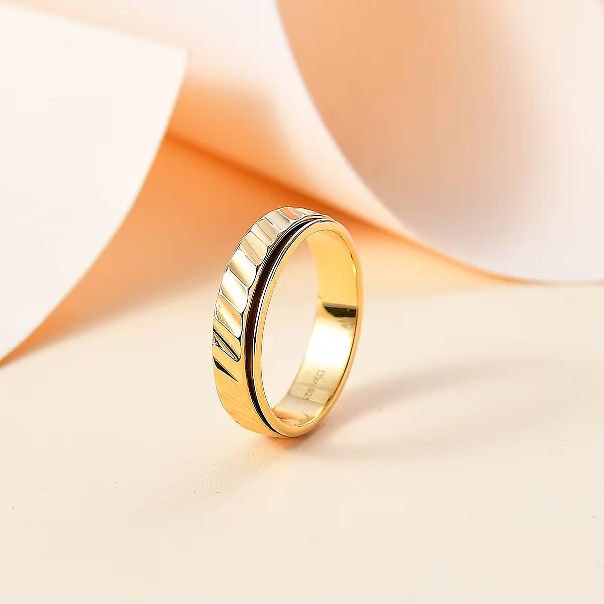 Diamond-cut Band Ring in 18K Vermeil Yellow Gold Over Sterling Silver (Size 8.0) 3.20 Grams image number 1
