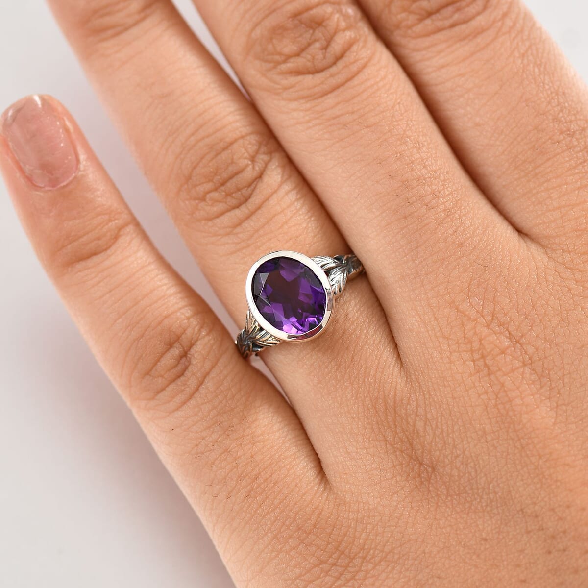 D'Joy Artisan Crafted Moroccan Amethyst 3.85 ctw Eternal Leaf Ring in Sterling Silver (Size 6.0) image number 2