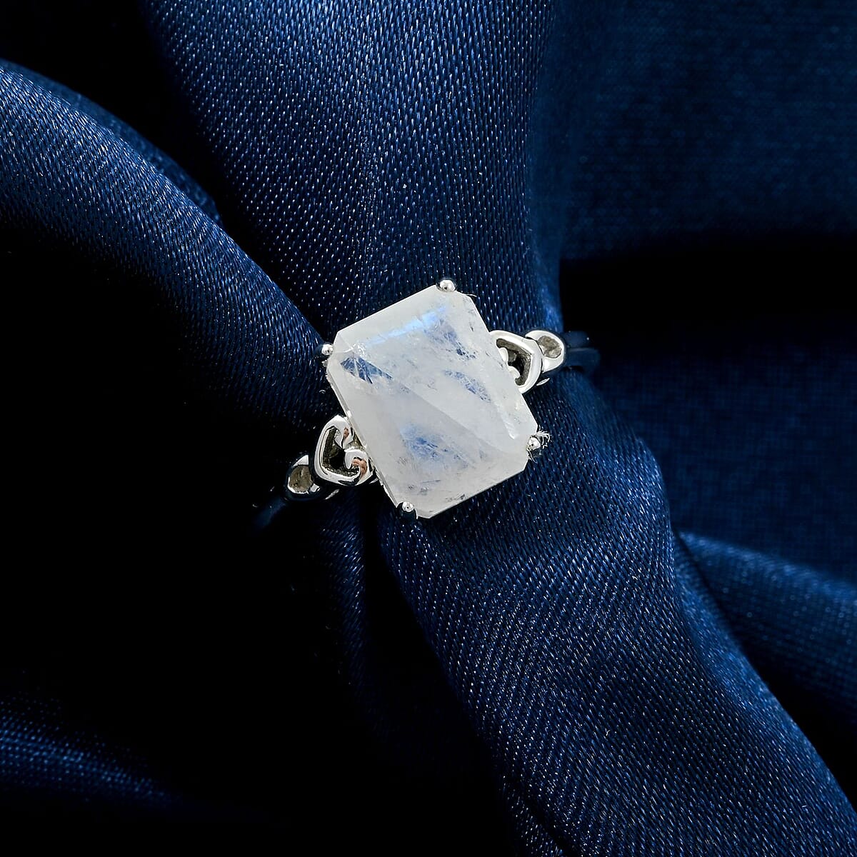 Rainbow Moonstone 2.75 ctw Solitaire Ring in Sterling Silver (Size 9.0)  image number 1