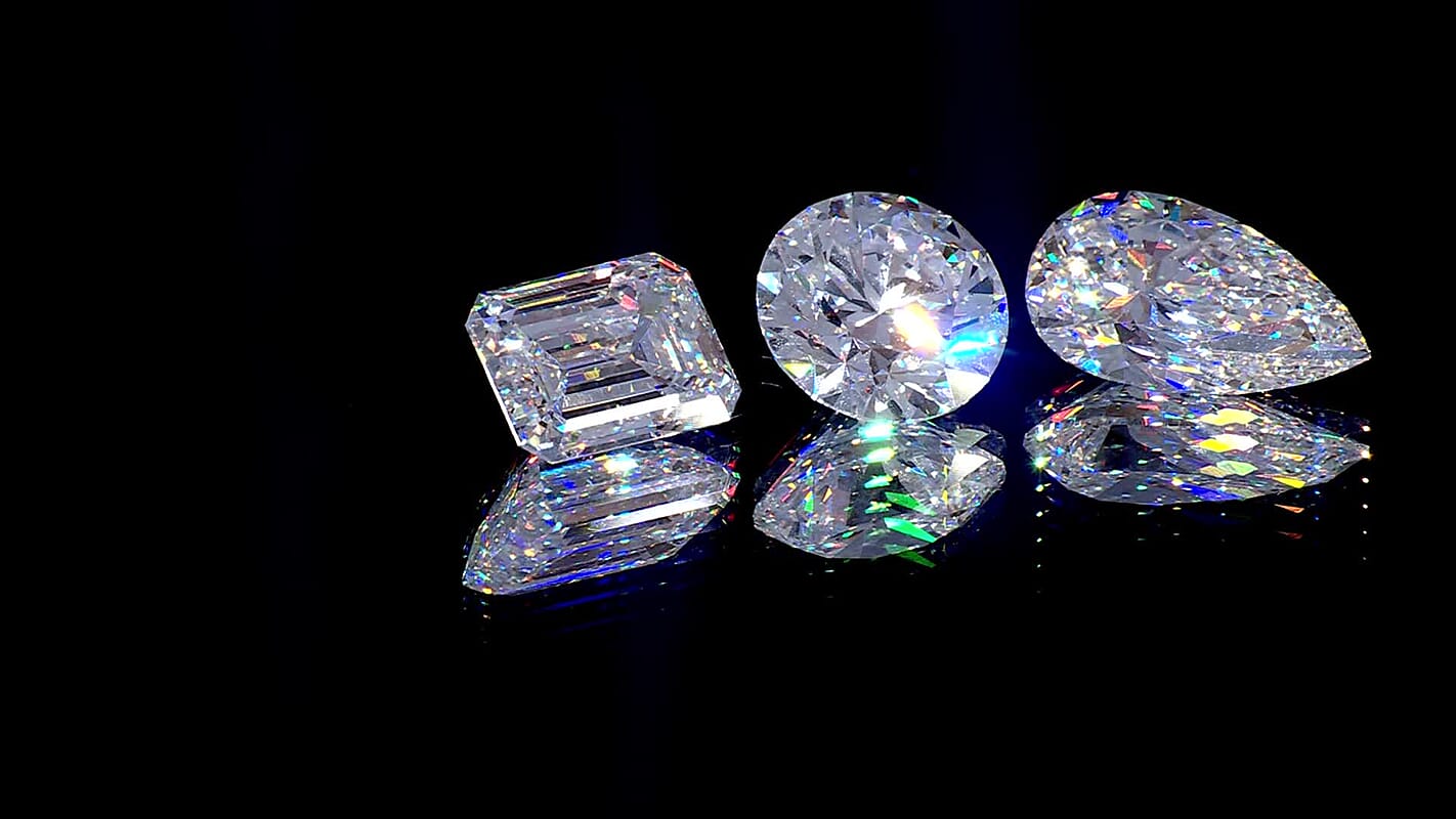 Ankur's Treasure Chest IGI Certified Luxuriant Lab Grown Diamond (Emerald) (G, VS2) 4.00 ctw