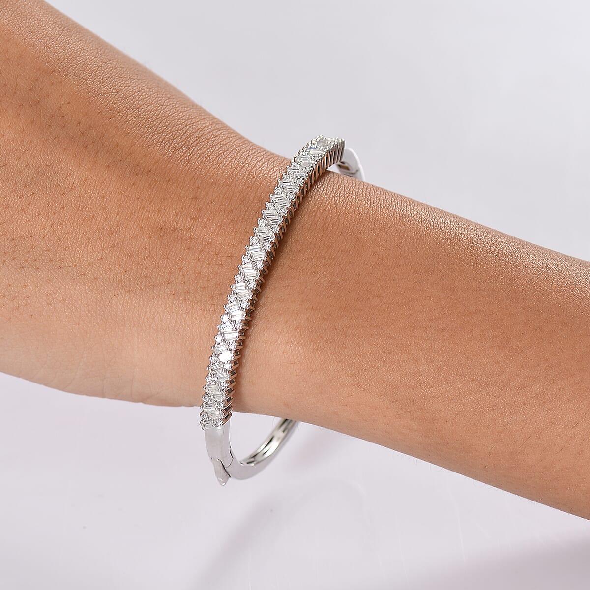 D'Joy Moissanite 2.90 ctw Bangle Bracelet in Rhodium Over Sterling Silver (8.00 In) image number 2