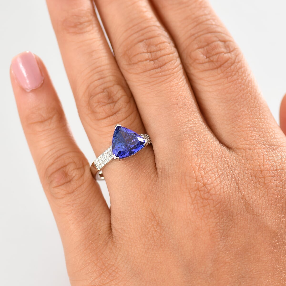 Certified & Appraised Rhapsody AAAA Tanzanite and E-F VS Diamond 4.16 ctw Ring in 950 Platinum (Size 7.0) 6.60 Grams (Del. in 10-15 Days) image number 2