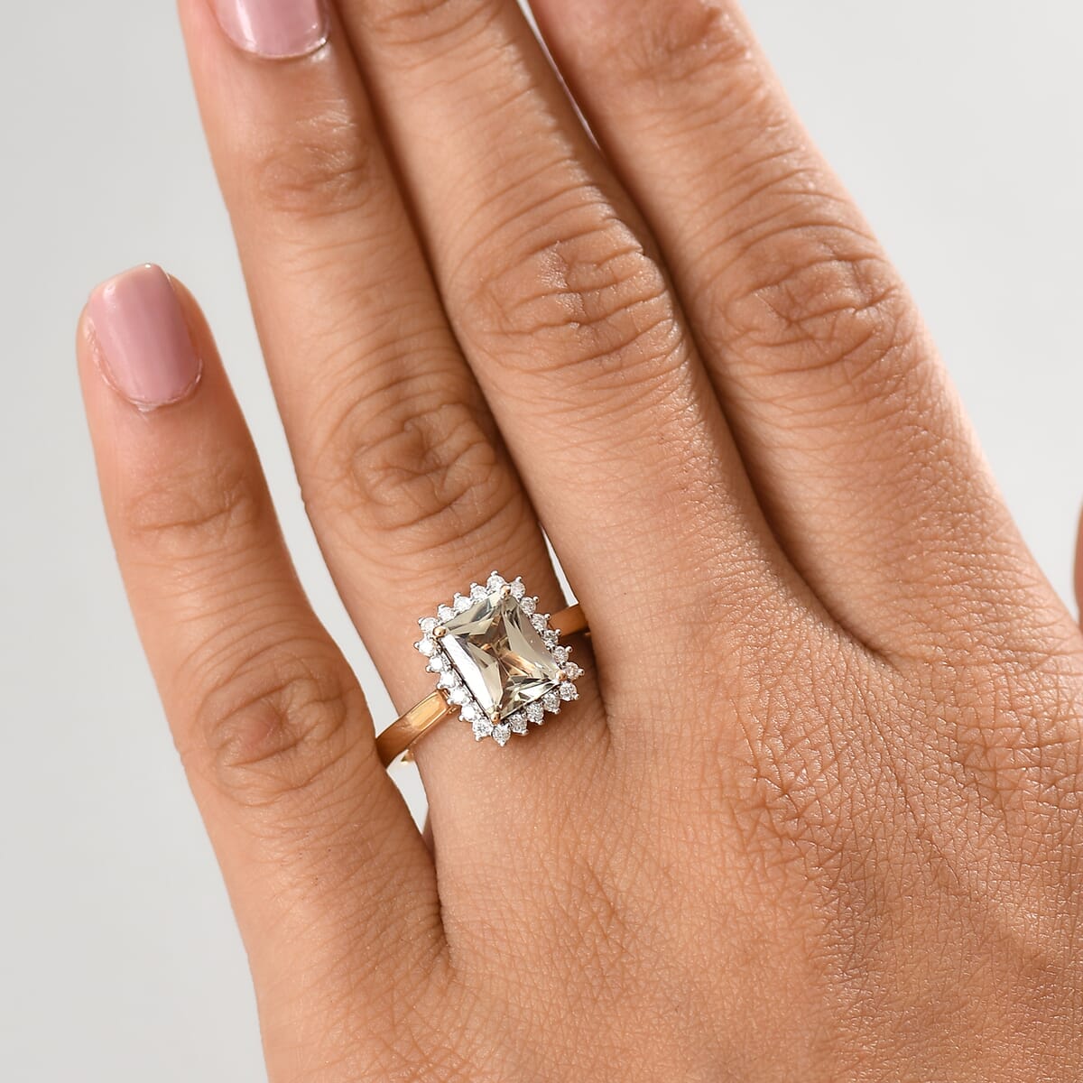 Certified & Appraised Luxoro AAA Turkizite and G-H I2 Diamond 3.06 ctw Halo Ring in 14K Yellow Gold (Size 9.0) 4.66 Grams (Del. in 10-15 Days) image number 2