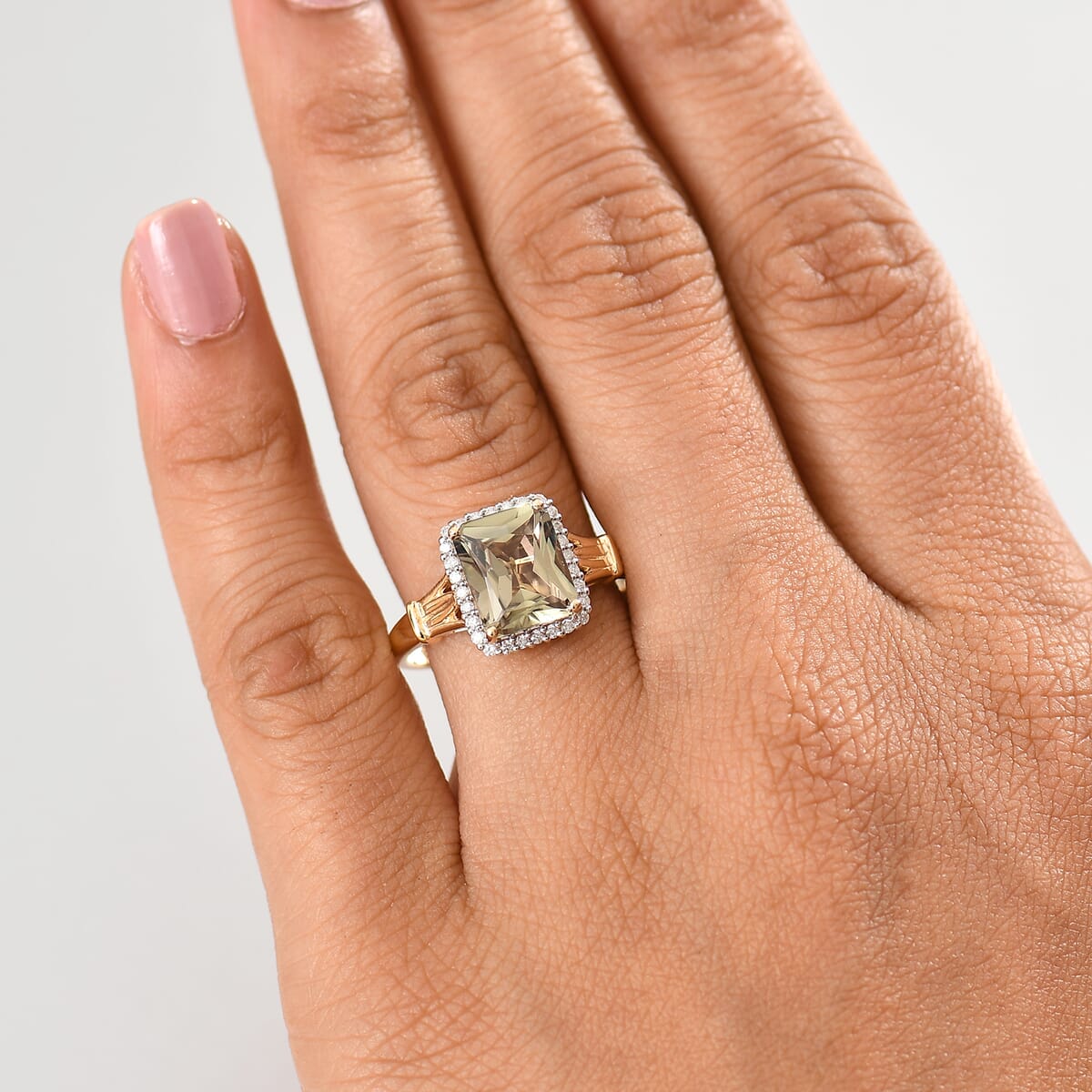 Certified & Appraised Luxoro AAA Turkizite and G-H I2 Diamond 4.30 ctw Ring in 14K Yellow Gold (Size 10.0) (Del. in 10-15 Days) image number 2