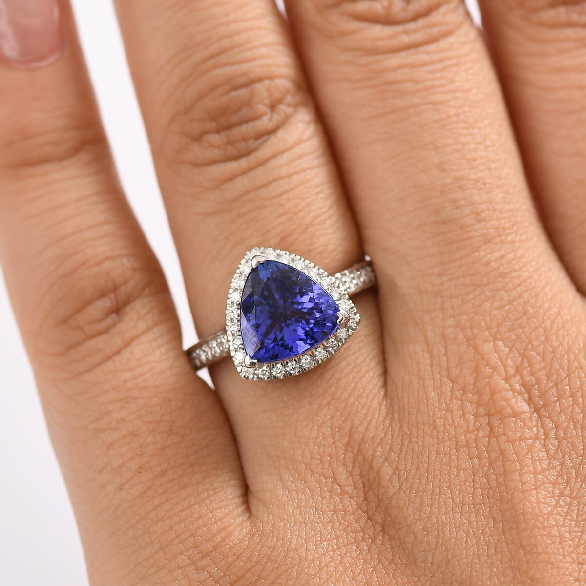 Certified & Appraised Rhapsody AAAA Tanzanite and E-F VS Diamond 4.22 ctw Ring in 950 Platinum (Size 10.0) 7.57 Grams (Del. in 7-10 Days) image number 2