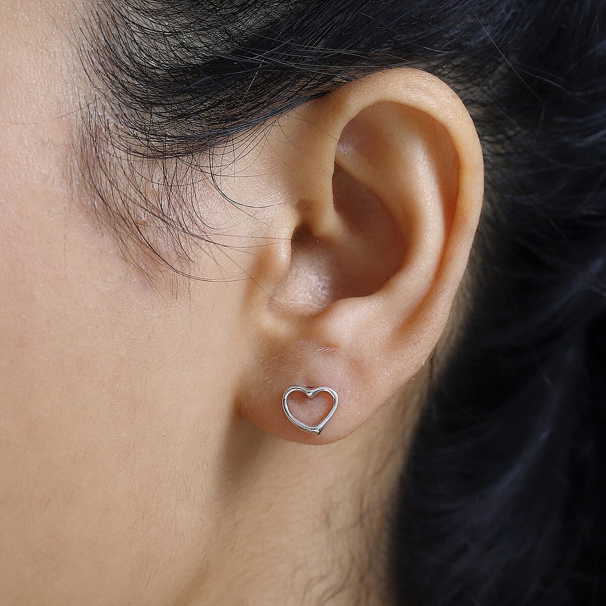 Heart Stud Earrings in 10K White Gold 1 Grams image number 1
