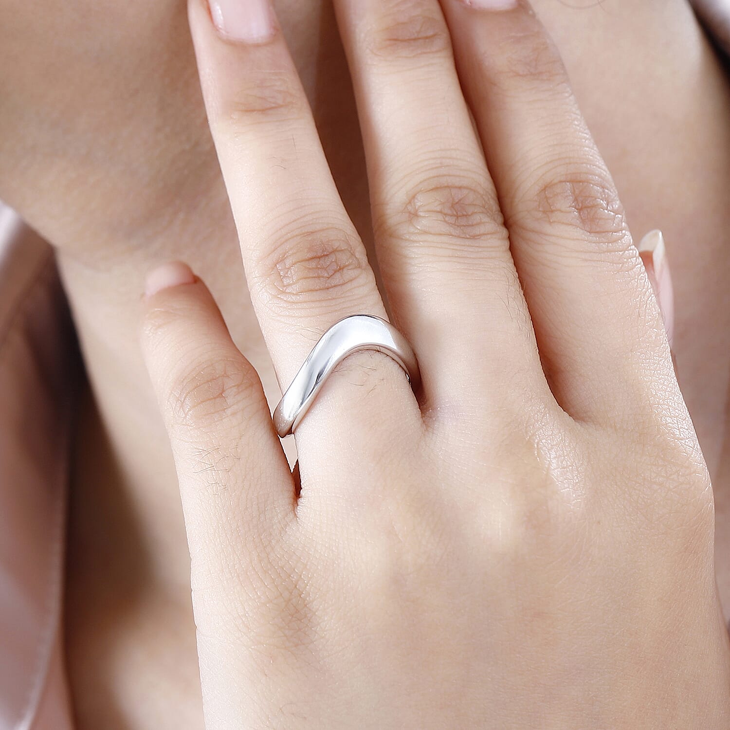 D'Joy Band Ring in 10K White Gold (Size 10.5) 6 Grams
