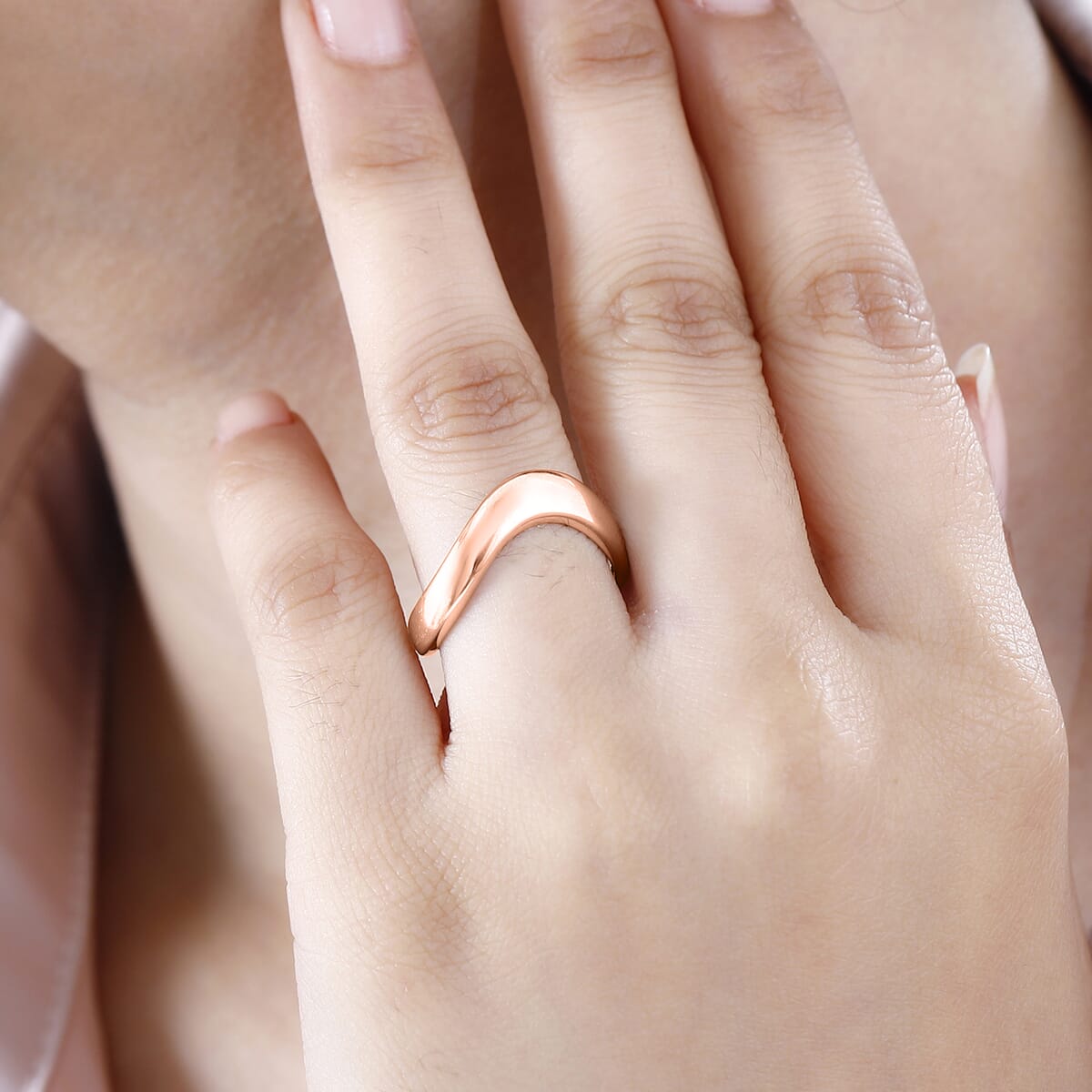 Band Ring in 10K Rose Gold (Size 9.5) 5 Grams image number 1