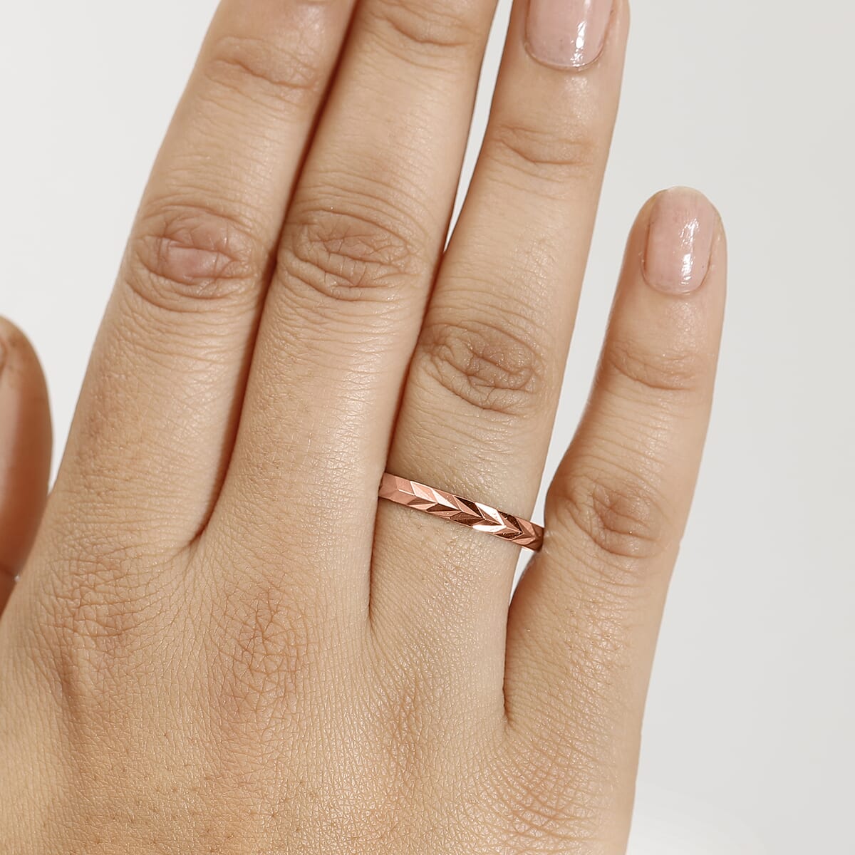 Diamond-cut Band Ring in 10K Rose Gold (Size 7.0) 2.50 Grams image number 1