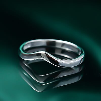 Chevron Ring in Platinum Over Sterling Silver (Size 5.0) 2 Grams
