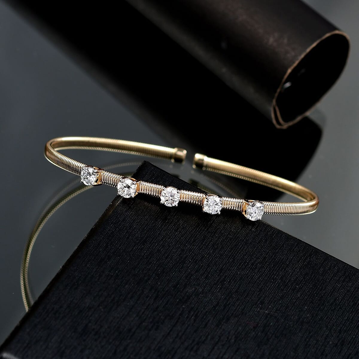 Luxuriant Lab Grown Diamond E-F VS 1.50 ctw Cuff Bracelet in 10K Yellow Gold (7.25 In) image number 1