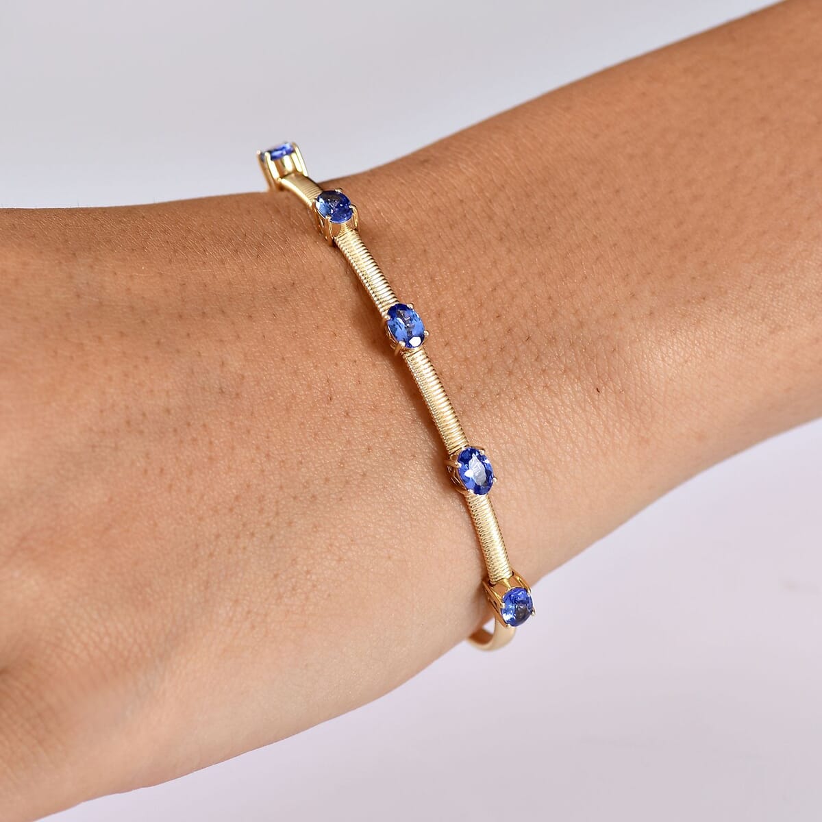 Luxoro AAA Tanzanite 2.35 ctw Adjustable Bangle Bracelet in 10K Yellow Gold 4.40 Grams  image number 2