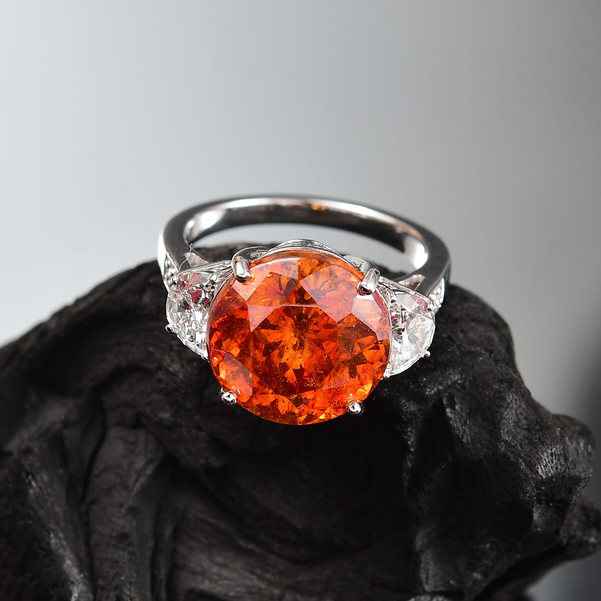 Premium Picos Altos Sphalerite and E-F VS Luxuriant Lab Grown Diamond 12.35 ctw Flare Arc Ring in 10K White Gold (Size 8.0) image number 1