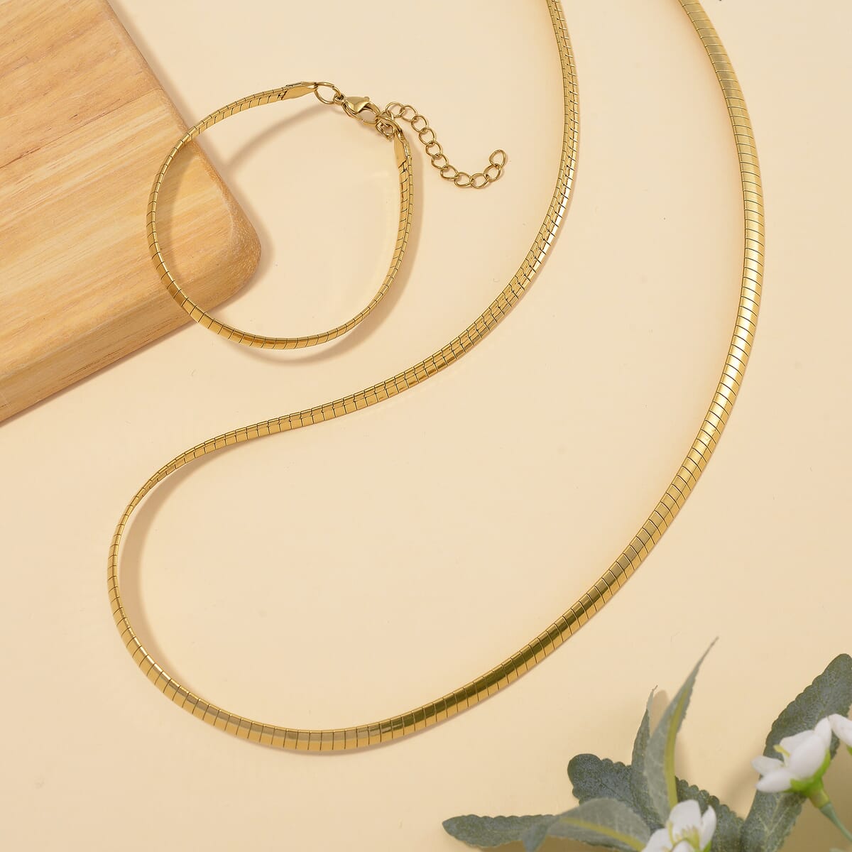 Omega Chain Necklace 24-26 Inches in ION Plated Yellow Gold Stainless Steel image number 1