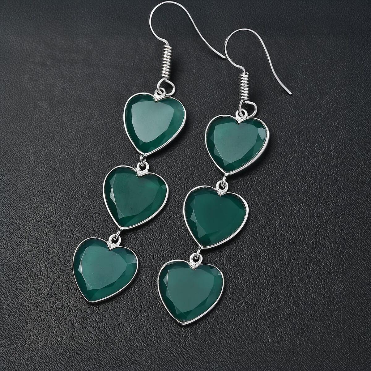 Karis Verde Onyx 34.60 ctw Heart Earrings in Platinum Bond  image number 1