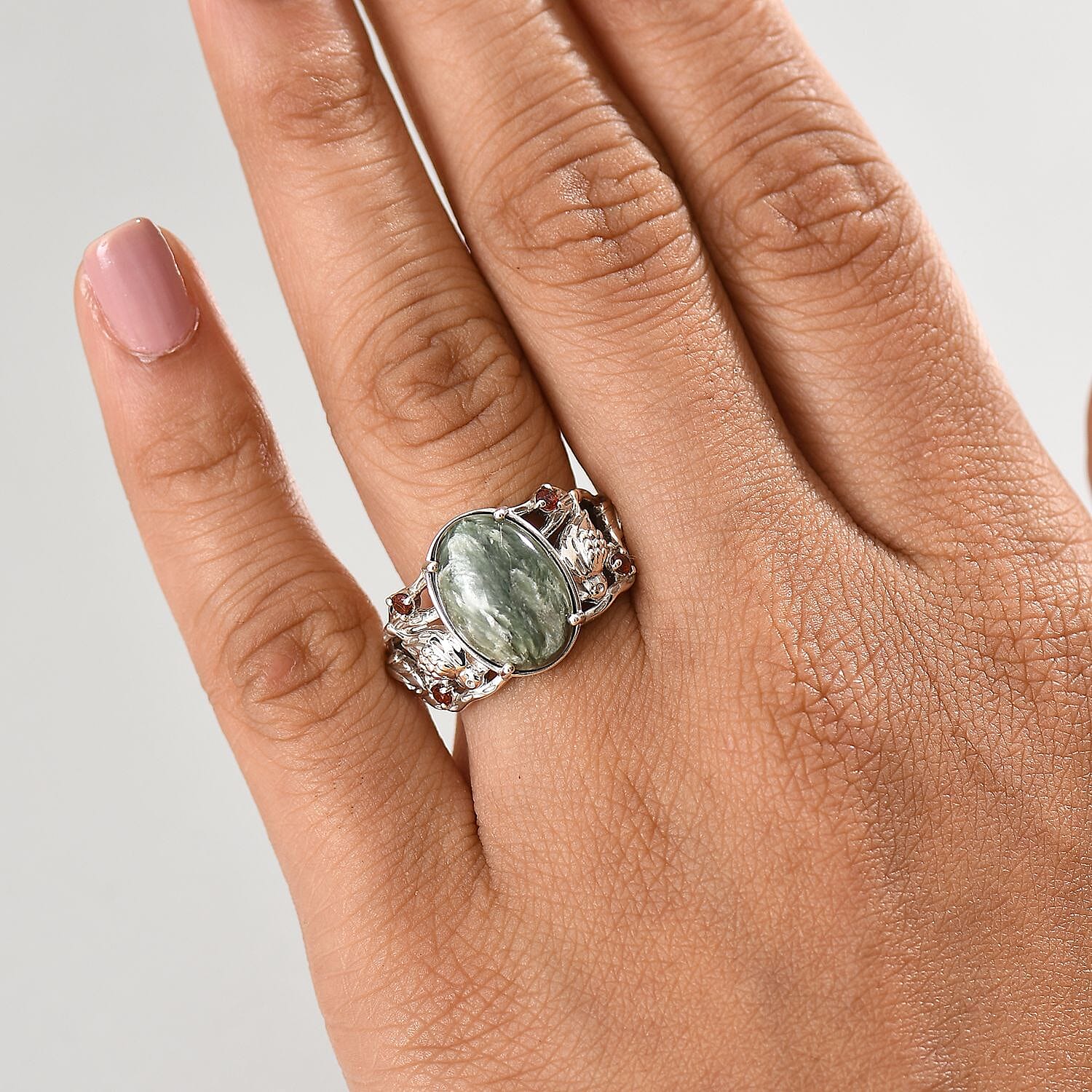 Siberian Seraphinite and Mozambique Garnet 5.90 ctw Ring in Platinum Over Sterling Silver (Size 10.0)