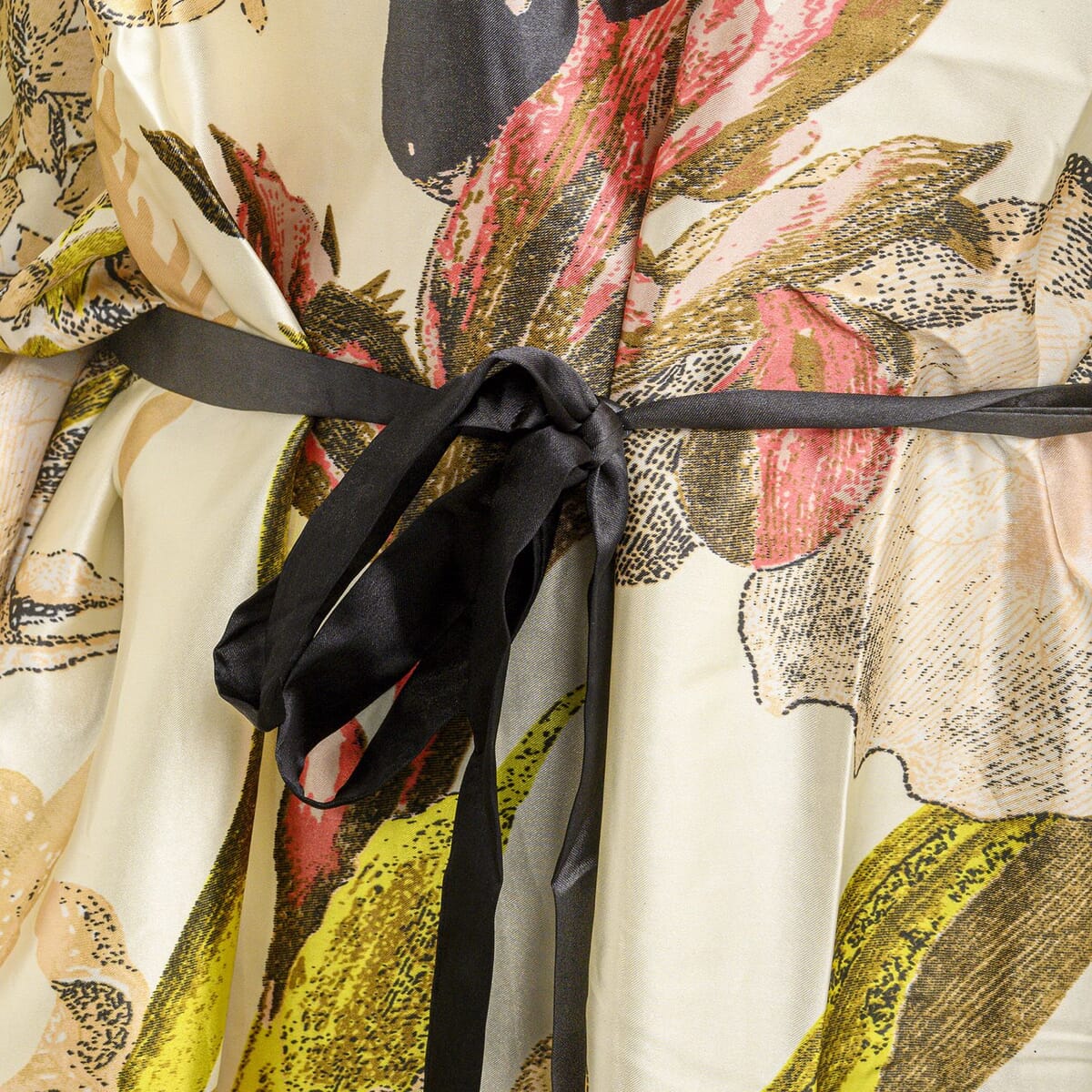 Winlar Cream Floral Long Satin Kaftan - One Size Fits Most image number 2