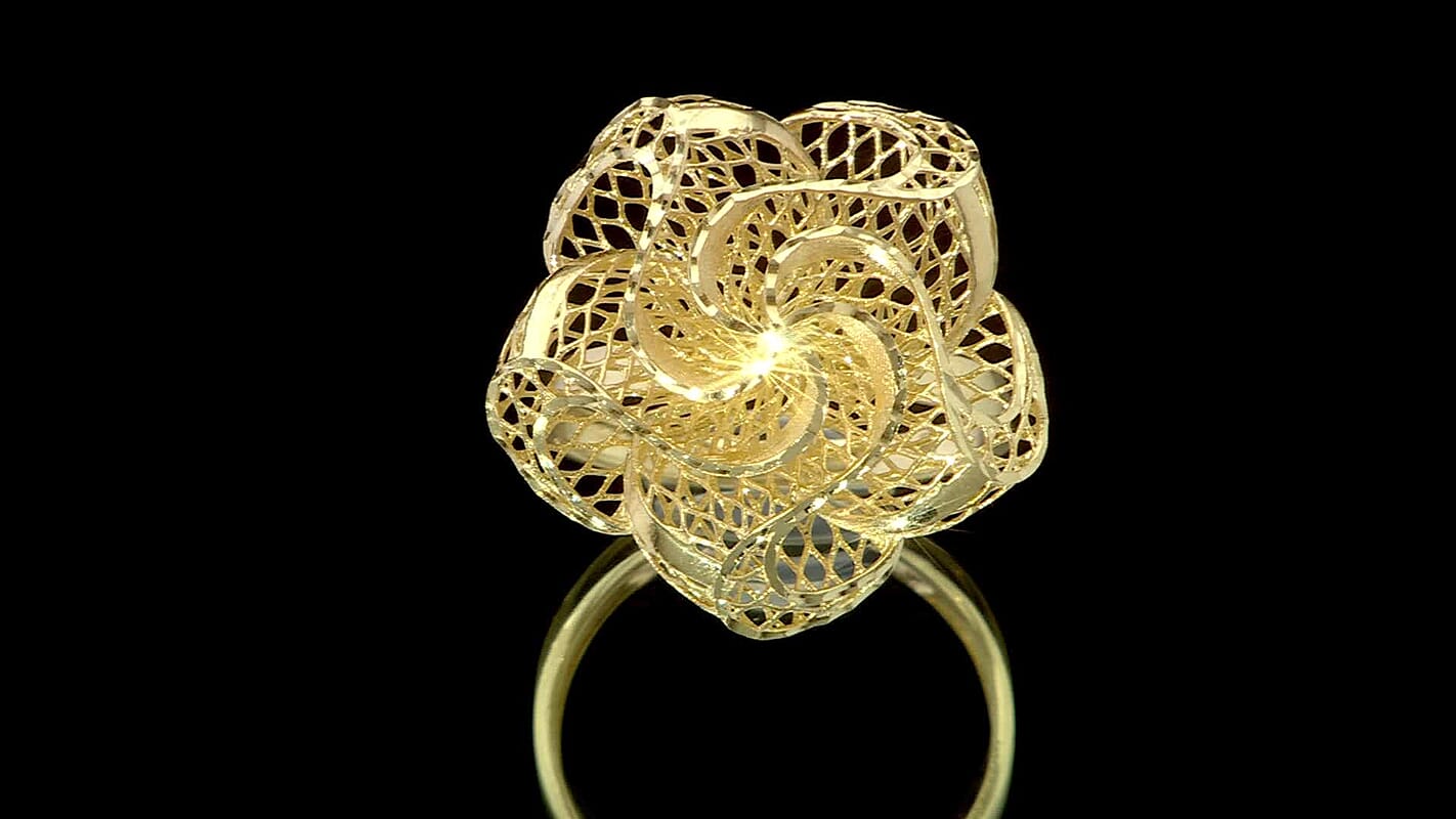 Blooming Flower Ring in 10K Yellow Gold 2.30 Grams