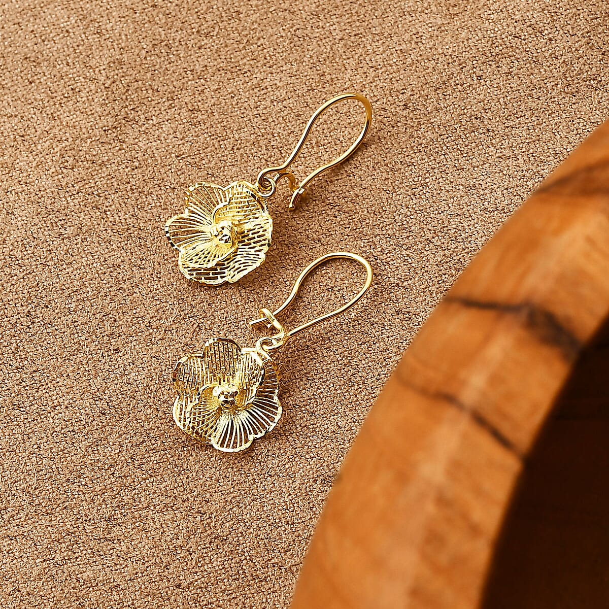 Blooming Flower Earrings in 10K Yellow Gold 1.25 Grams image number 1