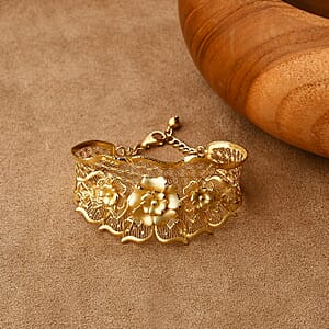 Floral Bangle Bracelet in 10K Yellow Gold (7.25 In) 14.75 Grams