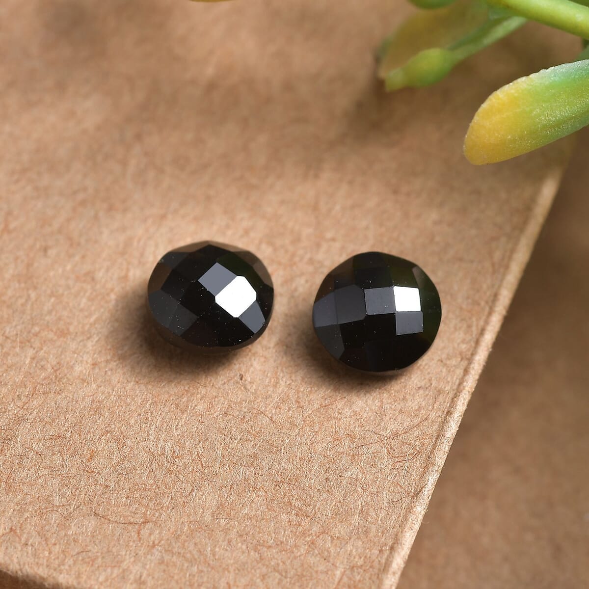 Set of 2 Thai Black Spinel (Rnd 6 mm) 1.85 ctw Loose Gemstone image number 1