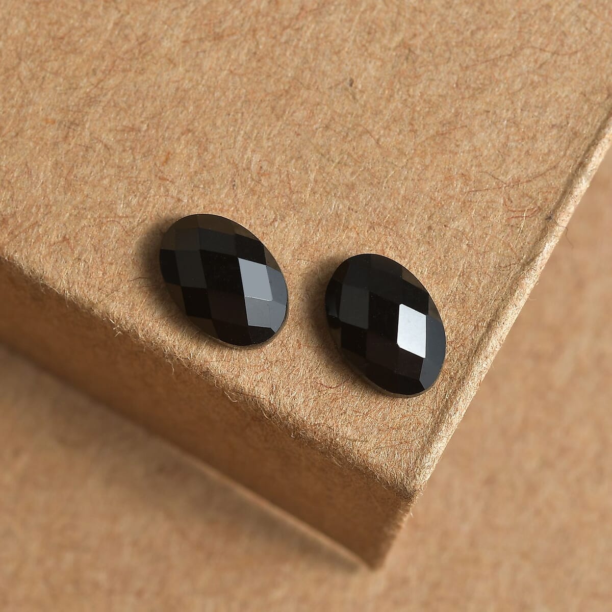 Set of 2 Thai Black Spinel (Oval 6x4 mm) 0.76 ctw Loose Gemstone image number 1