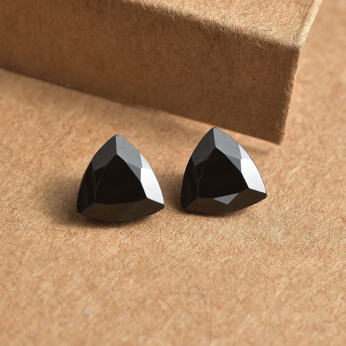 Set of 2 Thai Black Spinel (Trl 7 mm) 2.47 ctw Loose Gemstone image number 1