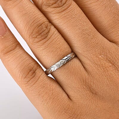 Cheveron Band Ring in 950 Platinum (Size 6.0) 2.50 Grams